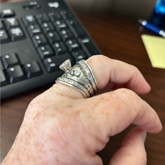 Hyo Siler size 9! I bought it and it’s just a bit too big. - Picture 5 of 7